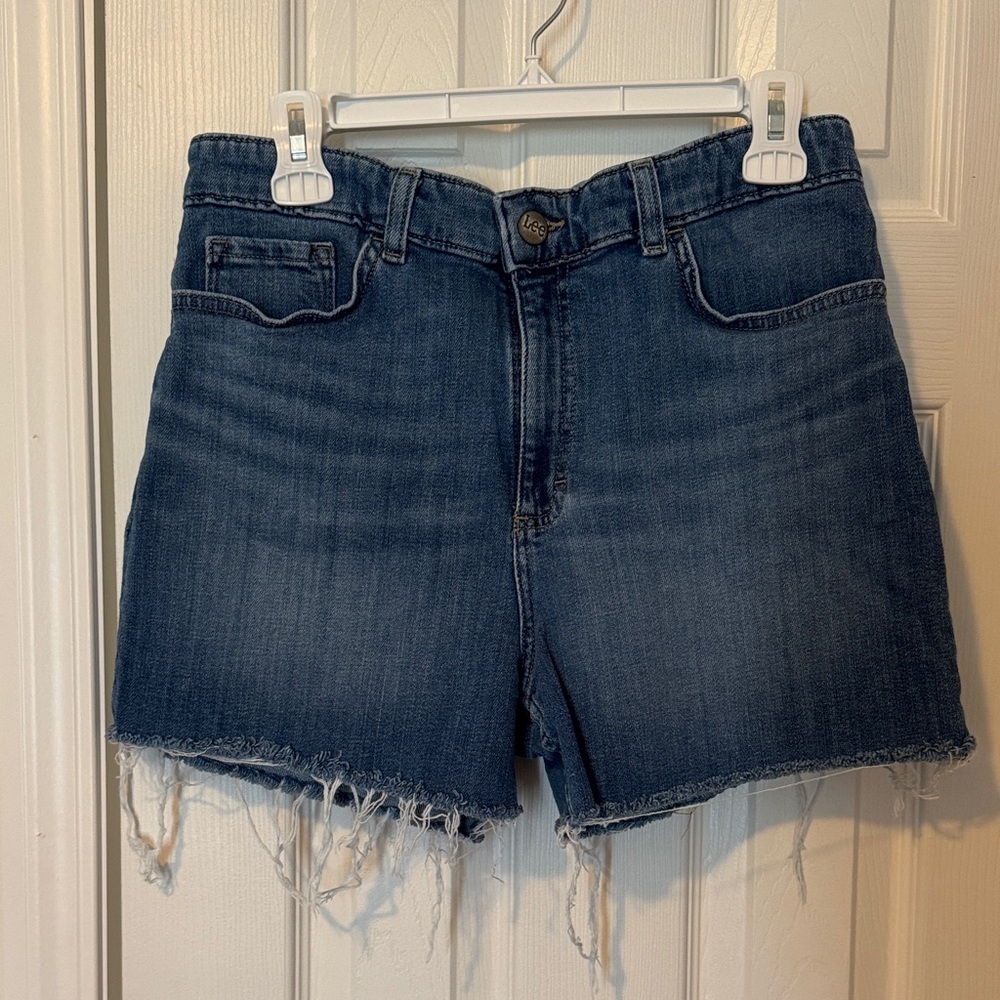 Lee Women’s Heritage Relaxed Fit High Rise Dark Wash Frayed Hem Denim Shorts